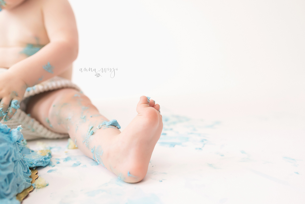 Cooper's cake smash | Charlotte Baby Photographer | Anna Wisjo Photography