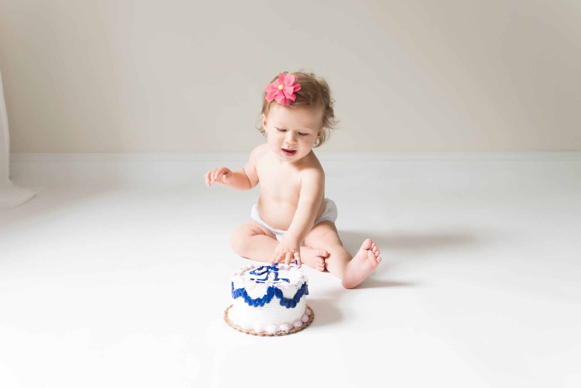 Adelaide's cake smash | Charlotte Baby Photographer