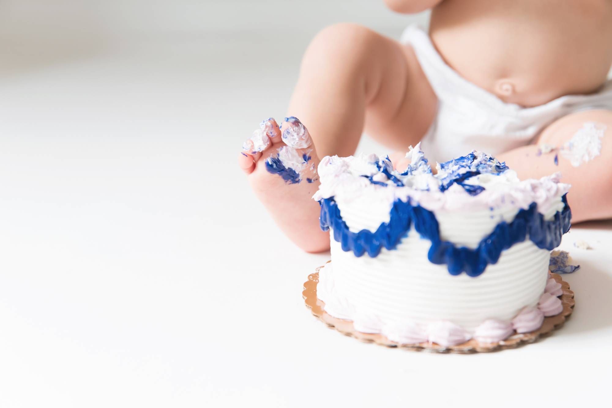 Adelaide's cake smash | Charlotte Baby Photographer