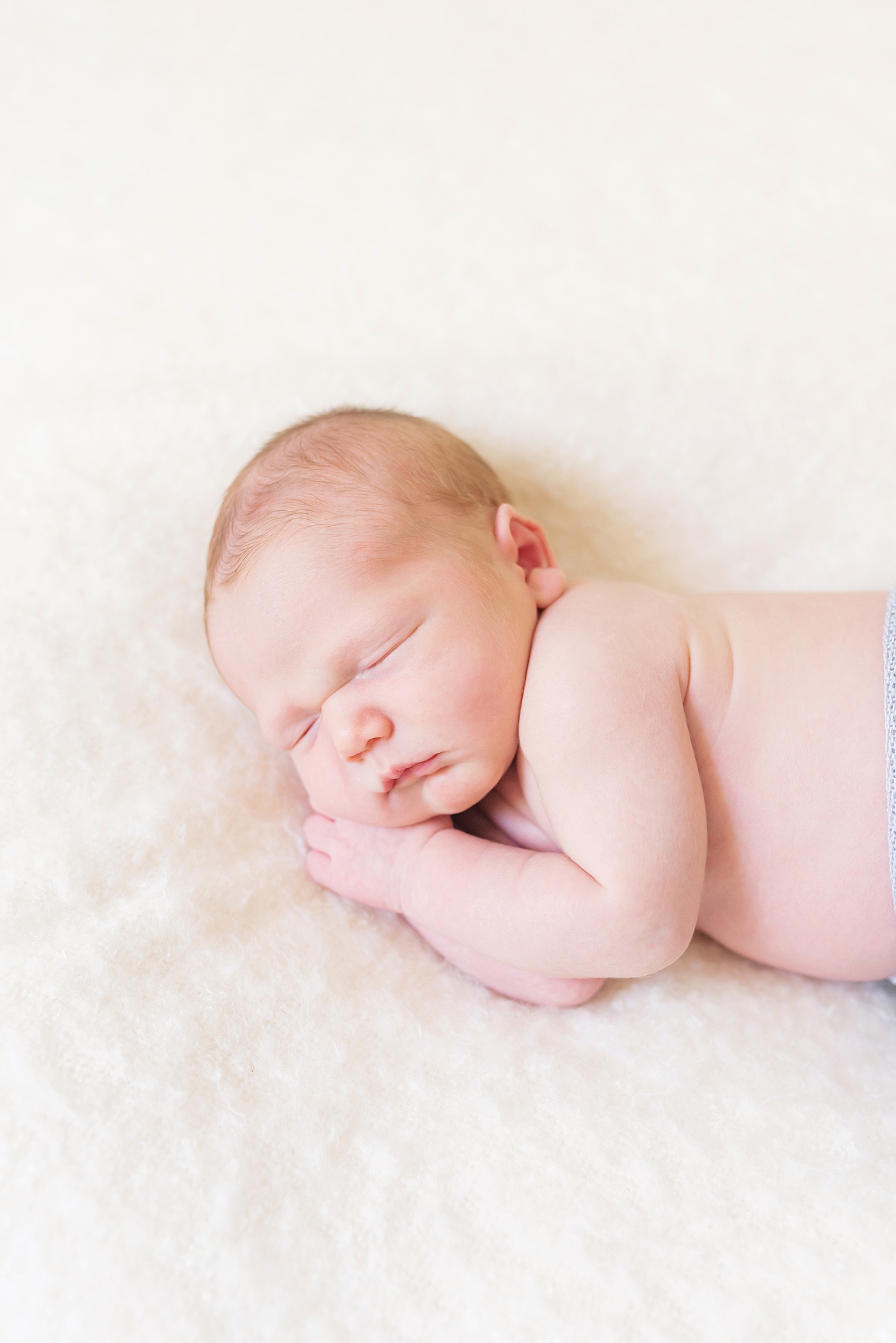 Sleeping newborn baby | Photo by Denver NC Newborn Photographer Anna Wisjo Photography