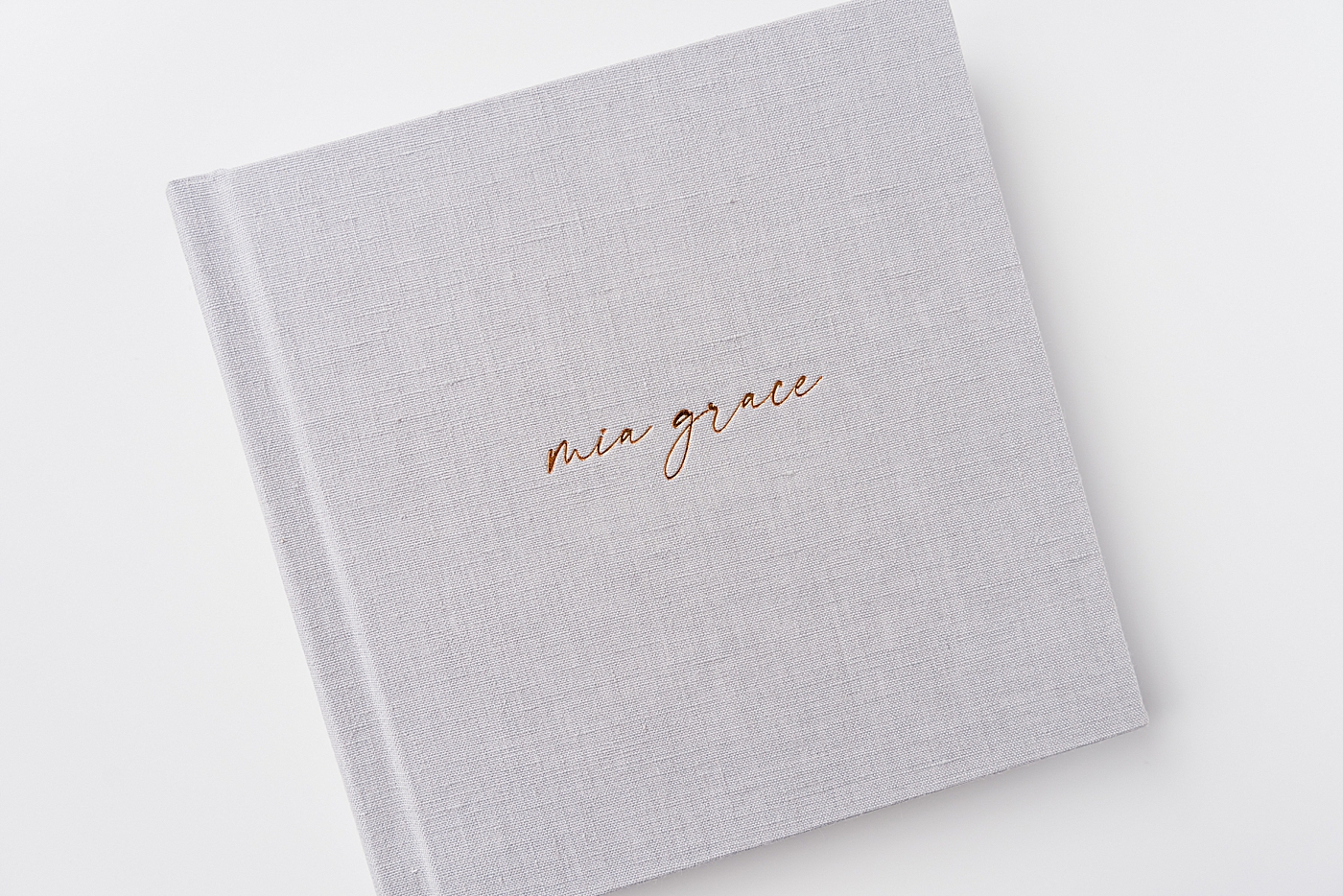 Baby's name on a gray album | Heirloom Albums with Charlotte Newborn Photographer Anna Wisjo 